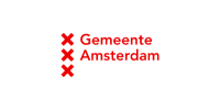 Logo van de gemeente Amsterdam met drie rode kruizen en rode tekst.